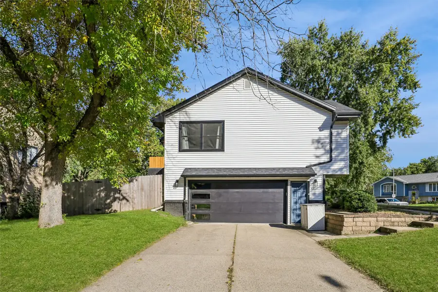 1607 Rio Valley Drive, Clive, IA 50325 - #2