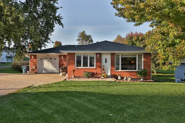 100 Vermeer Road, Pella, IA 50219