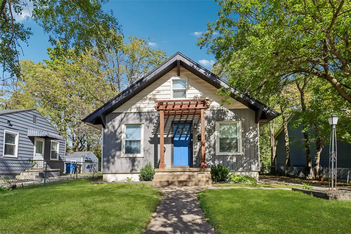2735 College Avenue, Des Moines, IA 50311 - #1