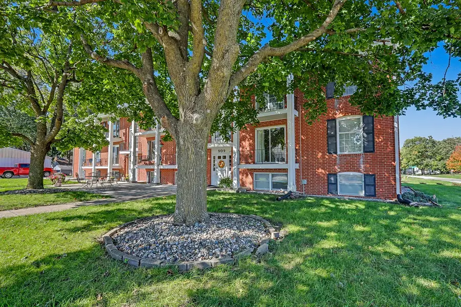 909 W First Street #7, Pella, IA 50219 - #2