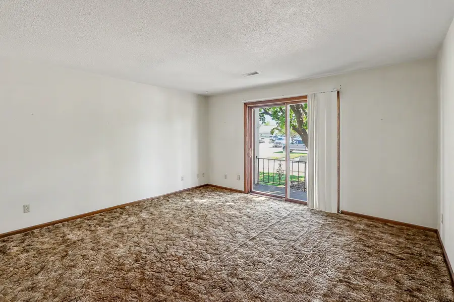 909 W First Street #7, Pella, IA 50219 - #3