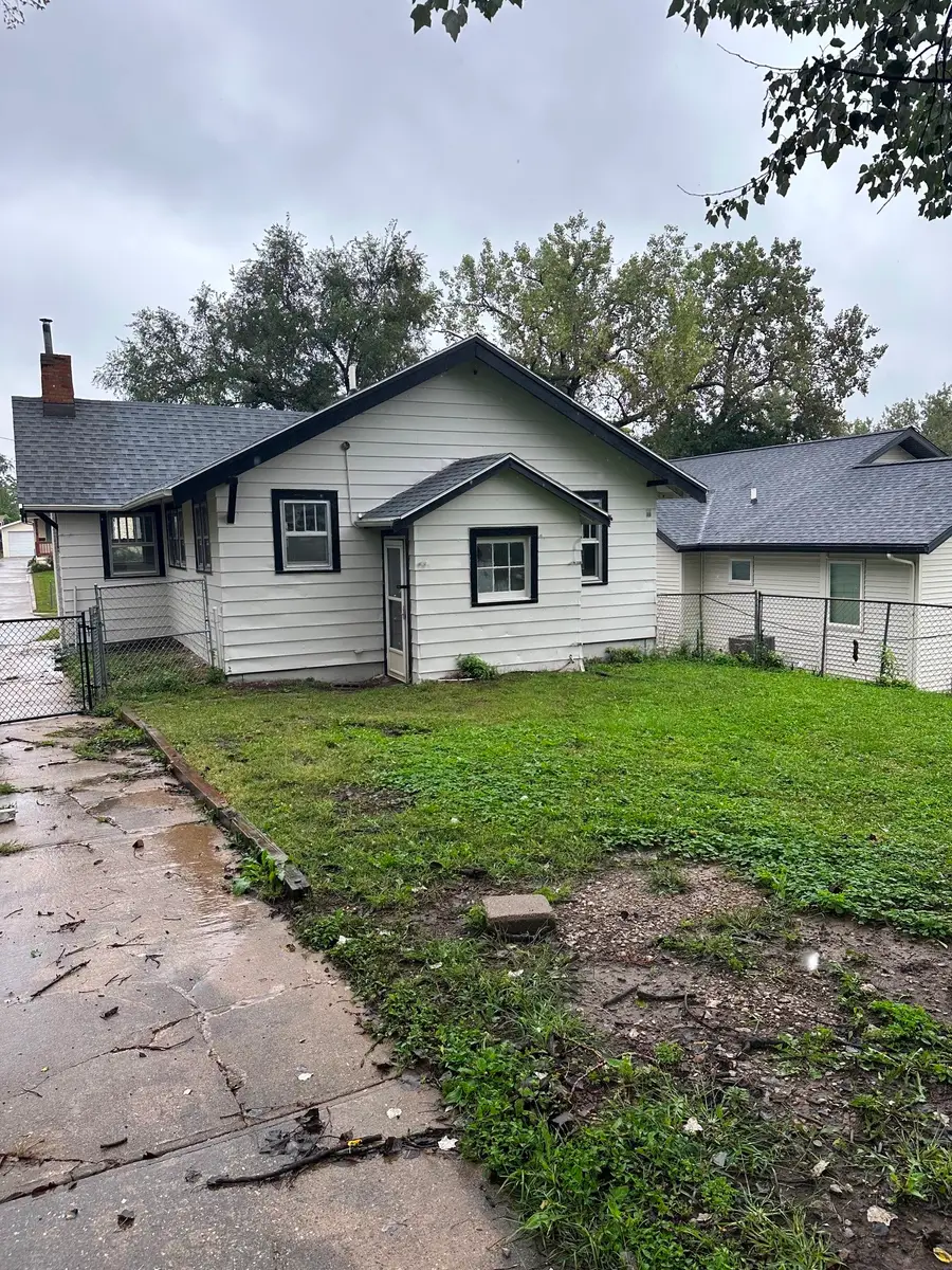320 Indiana Avenue, Des Moines, IA 50314 - #2