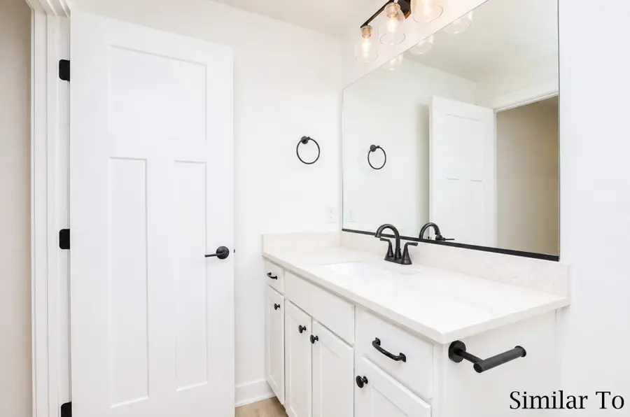 811 W 2nd Street S, Newton, IA 50208 - #2