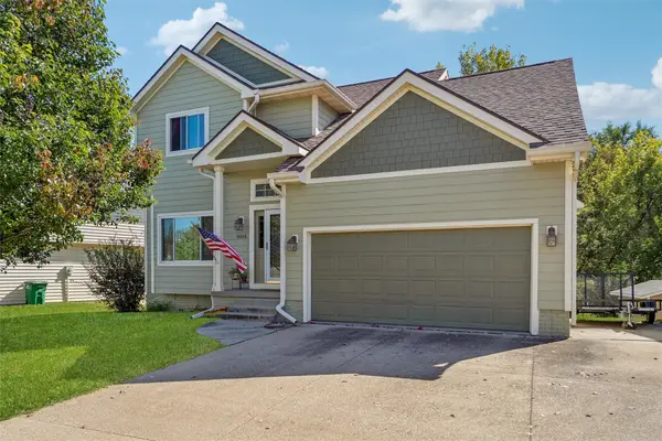 10106 Hickory Lane, Urbandale, IA 50322