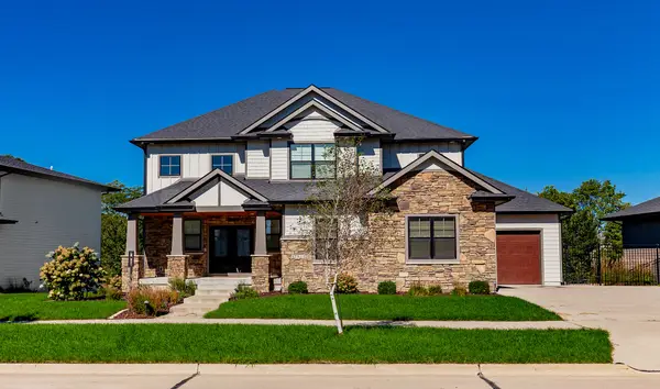 17511 Berkshire Parkway, Clive, IA 50325