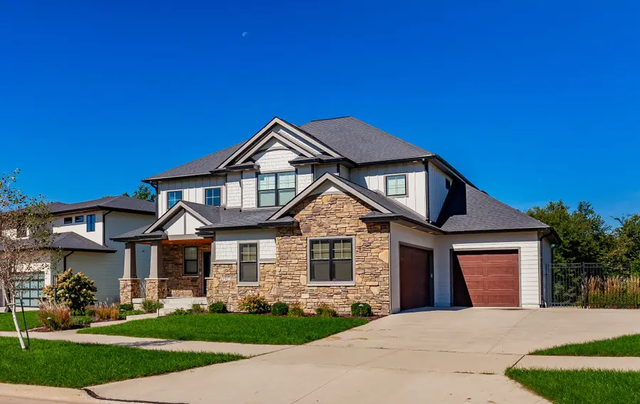 17511 Berkshire Parkway, Clive, IA 50325 - #2
