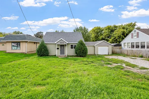 1602 Army Post Road, Des Moines, IA 50315