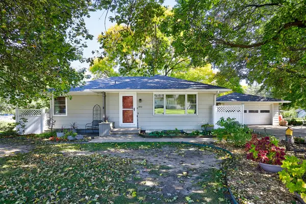 302 12th Street, Dallas Center, IA 50063