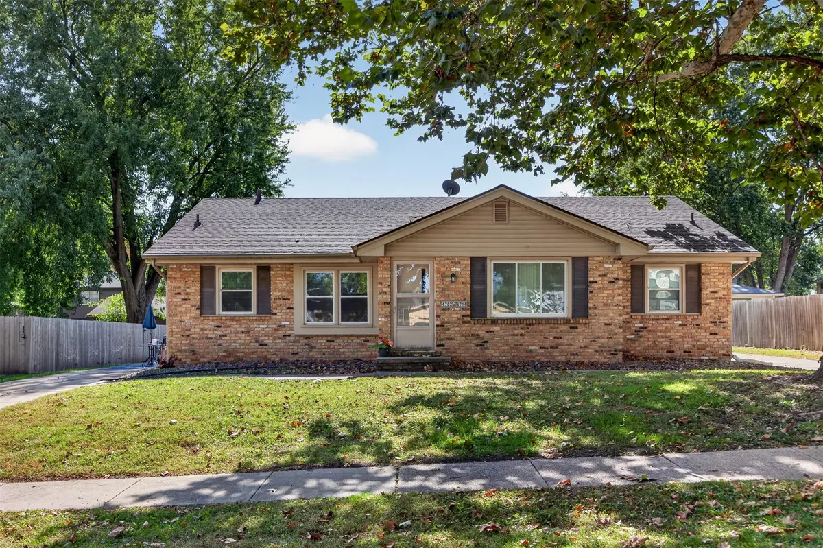 4702 Merced Street, Des Moines, IA 50310 - #1