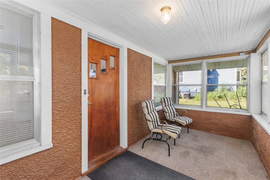 3820 12th Street, Des Moines, IA 50313 - #3