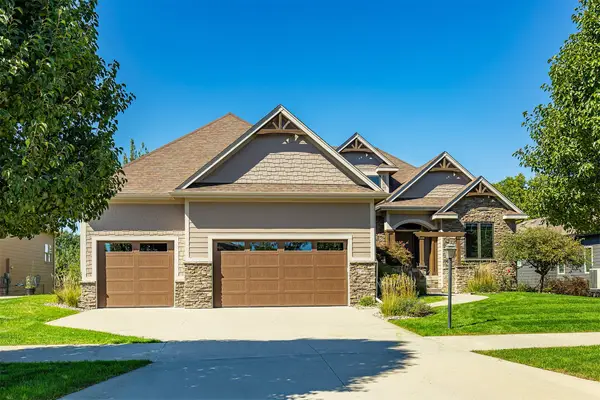 17389 Berkshire Parkway, Clive, IA 50325