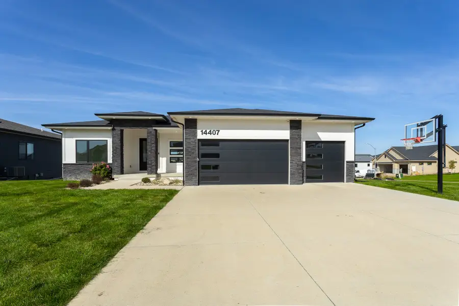 14407 Catalpa Drive, Urbandale, IA 50323 - #2