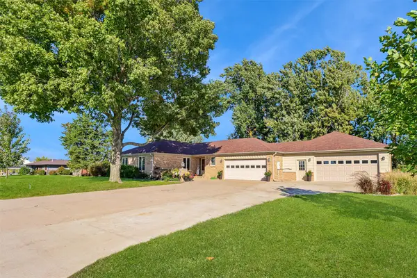 1027 14th Avenue Se, Altoona, IA 50009