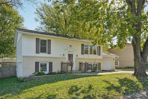 110 S H Street, Indianola, IA 50125