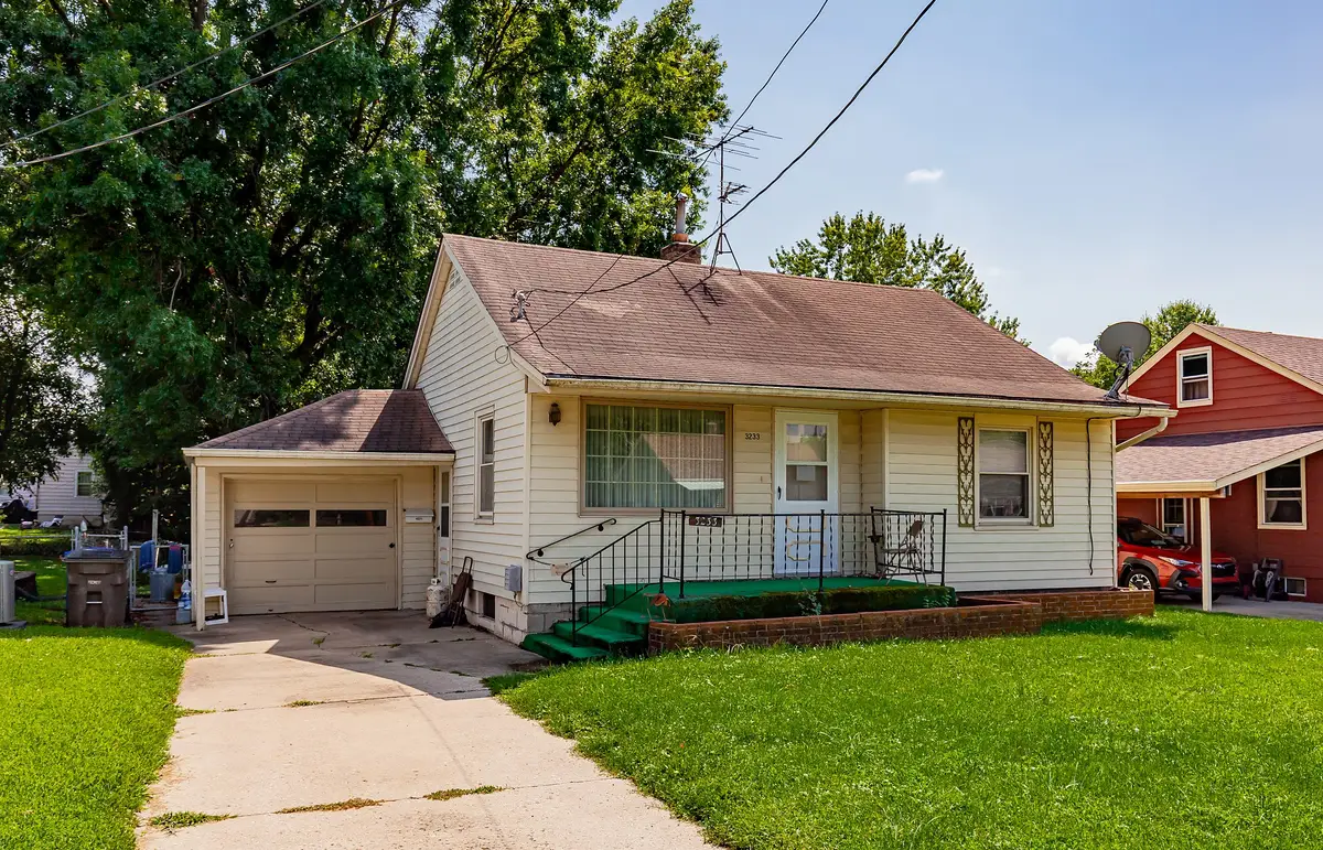 3233 Kinsey Avenue, Des Moines, IA 50317 - #1