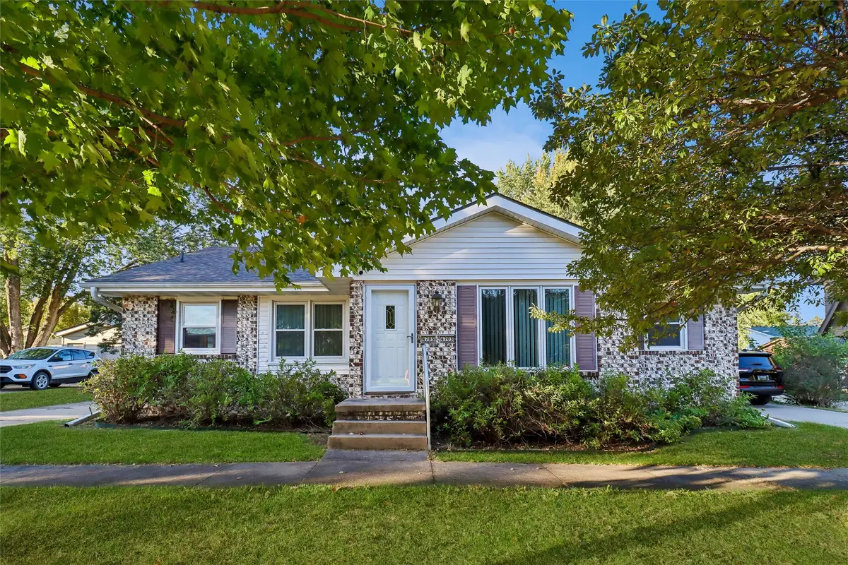 4703 Valdez Drive, Des Moines, IA 50310 - #1