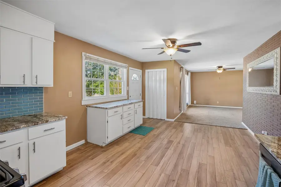 19 E Creston Avenue, Des Moines, IA 50315 - #3