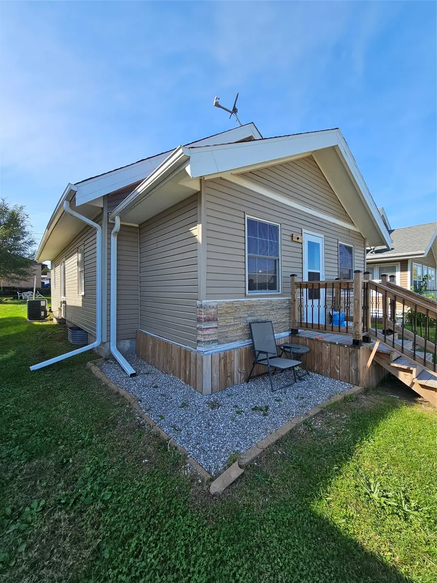 105 S 7th Avenue, Marshalltown, IA 50158 - #2