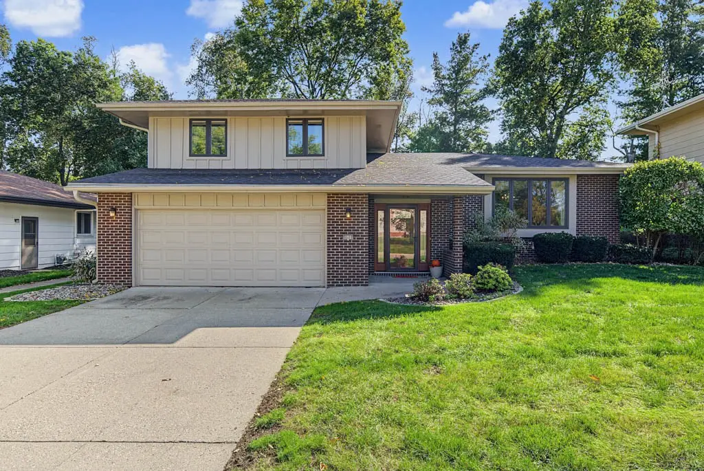 9608 Valdez Drive, Urbandale, IA 50322 - #1