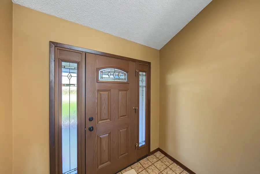 9608 Valdez Drive, Urbandale, IA 50322 - #2