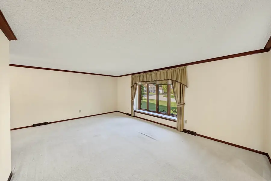 9608 Valdez Drive, Urbandale, IA 50322 - #3