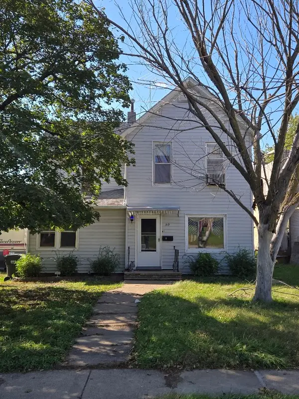 319 Grand Street S, Chariton, IA 50049
