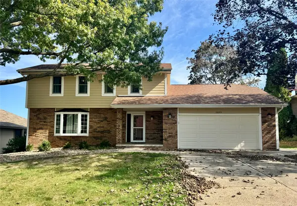 1683 NW 100th Place, Clive, IA 50325