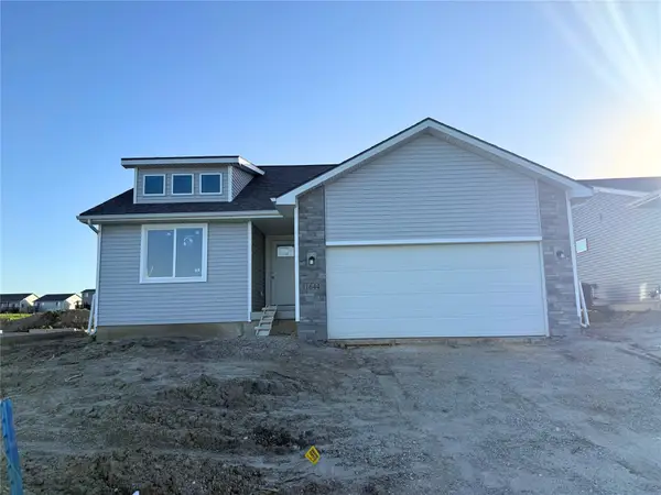 1644 NW Savannah Drive, Ankeny, IA 50023