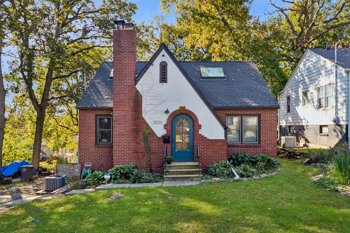 2520 Prospect Road, Des Moines, IA 50310 - #1