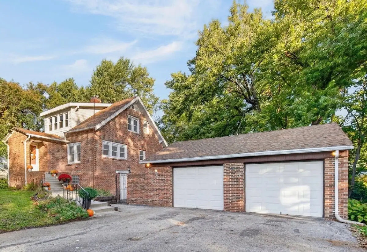 825 Maxwelton Drive, Des Moines, IA 50315 - #1