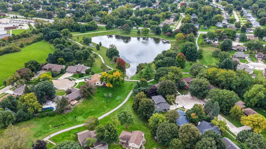 8007 Alpine Drive, Urbandale, IA 50322 - #3