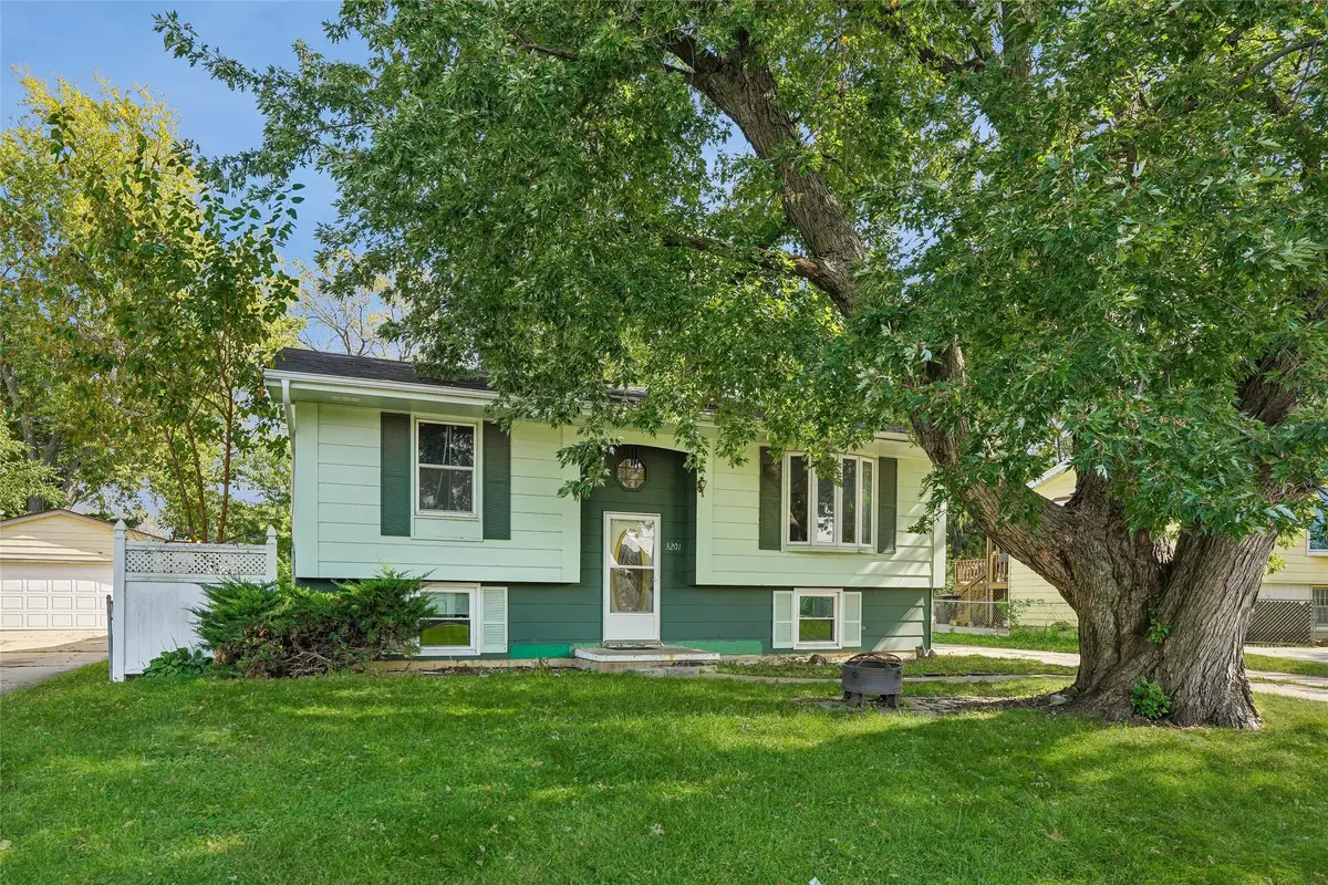 3201 Williams Street, Des Moines, IA 50317 - #1