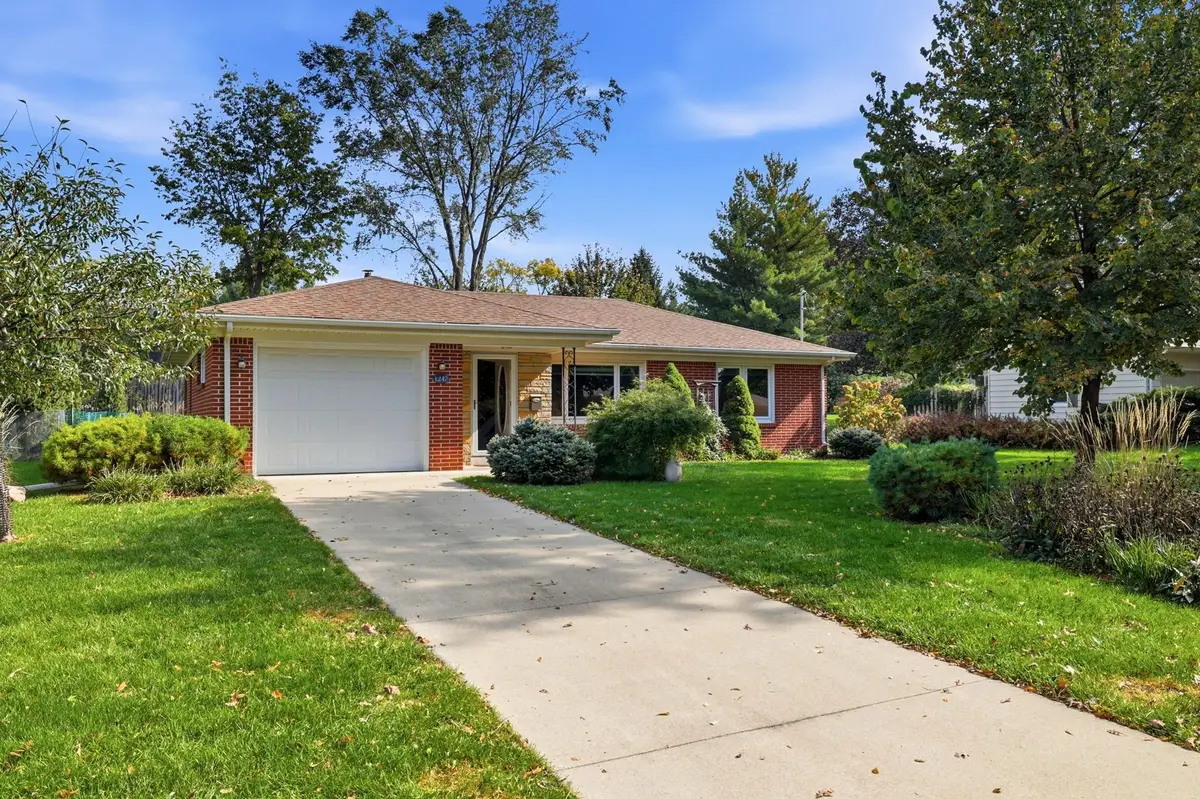 1247 71st Street, Windsor Heights, IA 50324 - #1