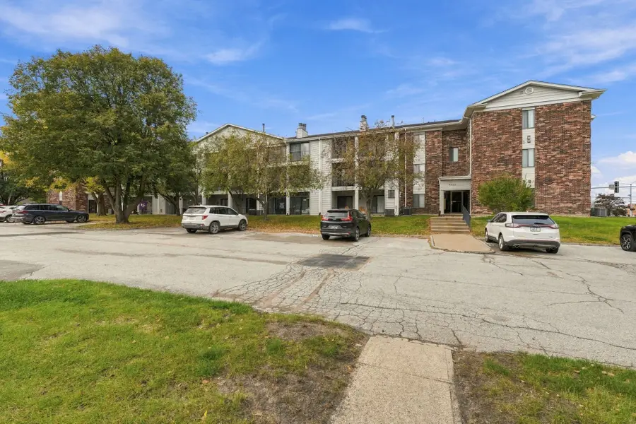 4805 86th Street #32, Urbandale, IA 50322 - #2