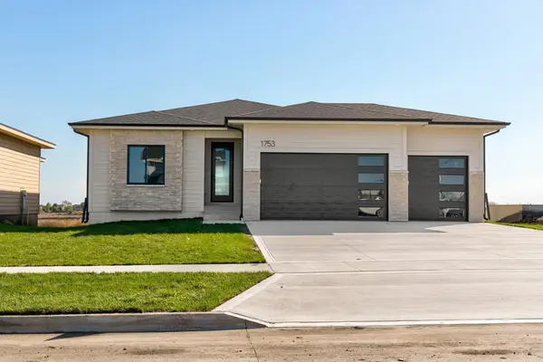 1753 SW Maplewood Drive, Grimes, IA 50111