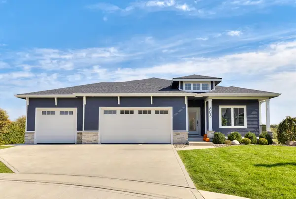 605 NW Somerset Court, Ankeny, IA 50023