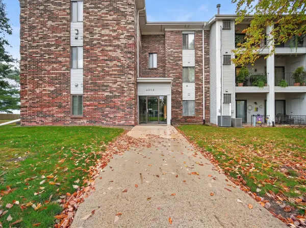 4805 86th Street #34, Urbandale, IA 50322