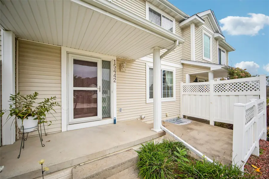 15442 Walnut Hills Drive, Urbandale, IA 50323 - #3