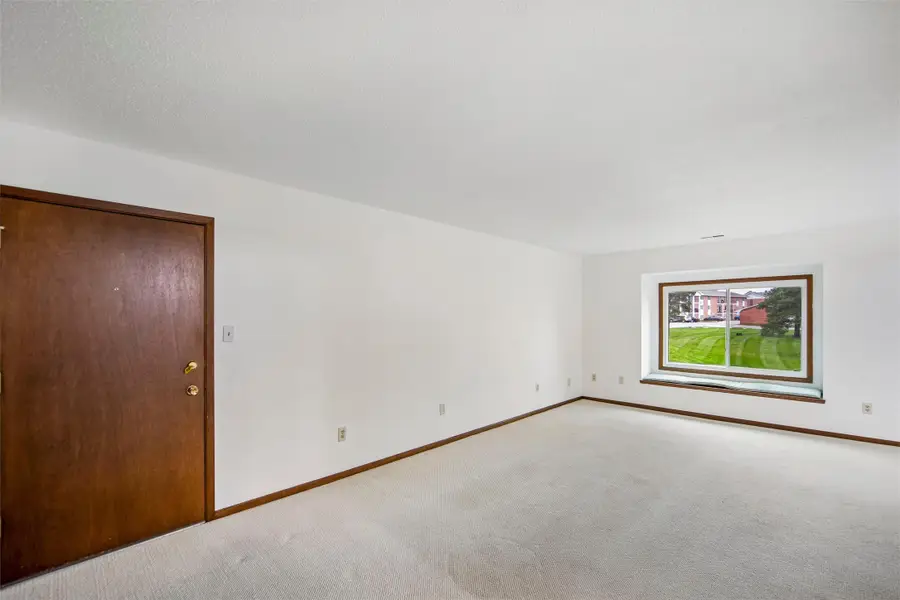 4573 Woodland Avenue #7, West Des Moines, IA 50266 - #2