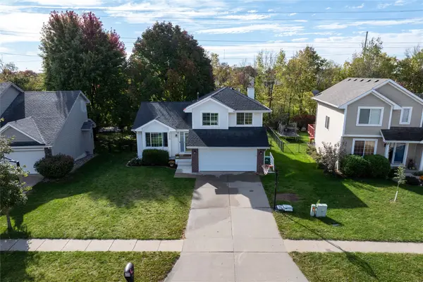 9220 Timberwood Drive, Johnston, IA 50131