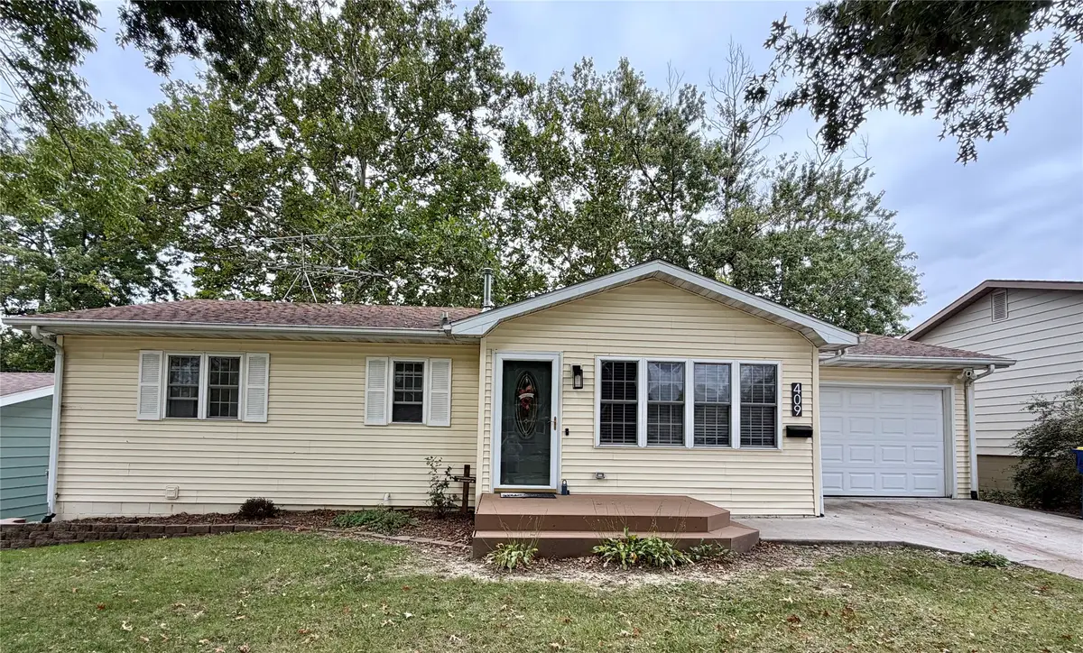 409 Hazel Street, Pella, IA 50219 - #1