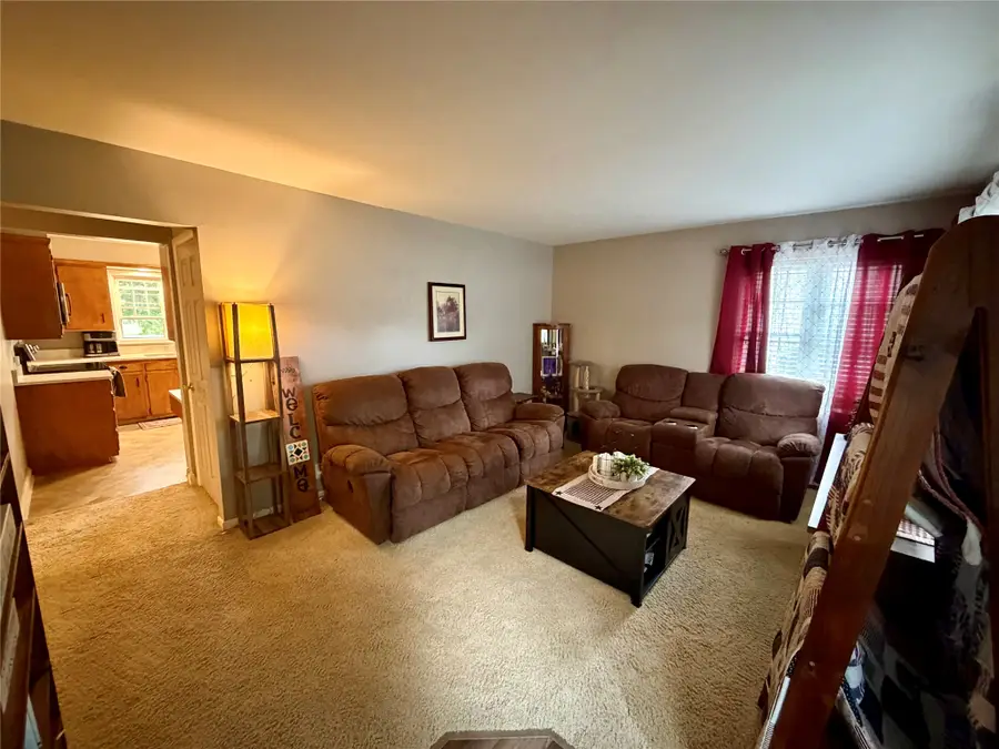 409 Hazel Street, Pella, IA 50219 - #3