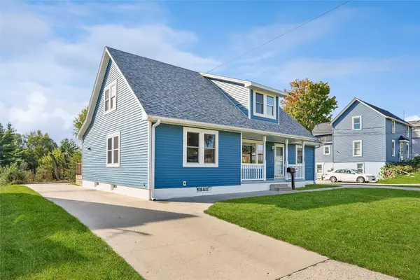 1723 S 4th Avenue E, Newton, IA 50208