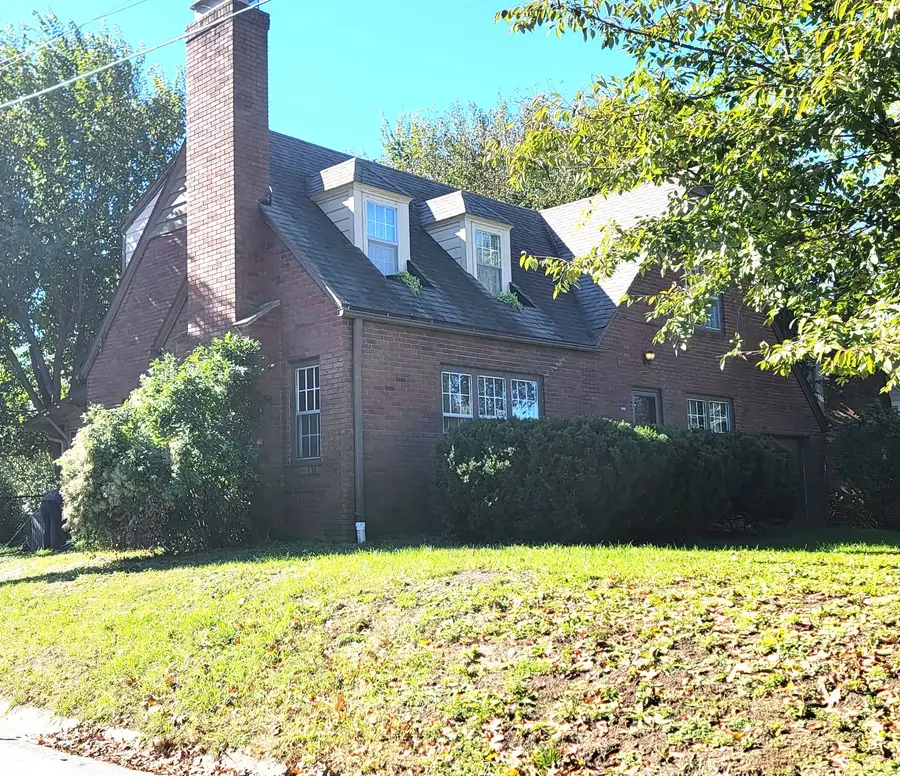 5802 Kingman Avenue, Des Moines, IA 50311 - #2