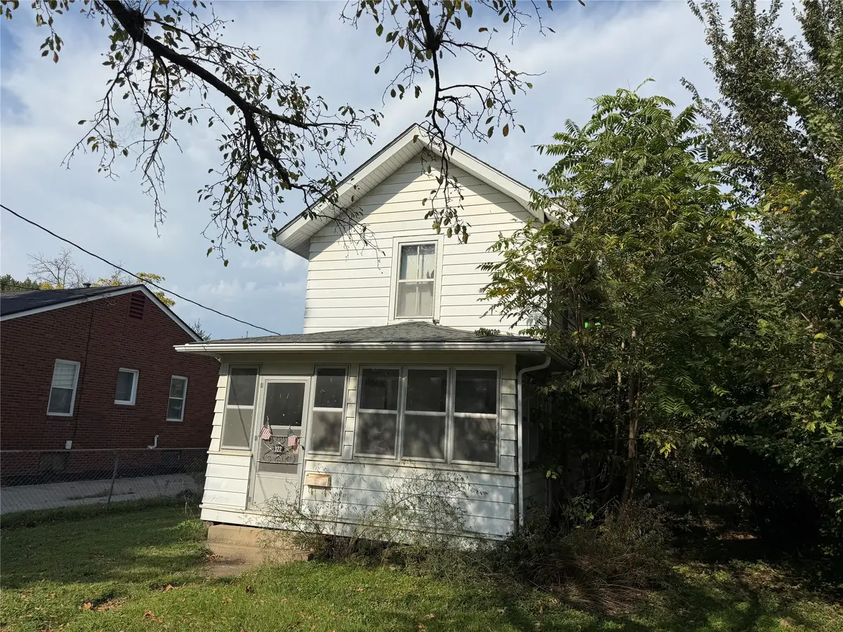 322 E Edison Avenue, Des Moines, IA 50315 - #1