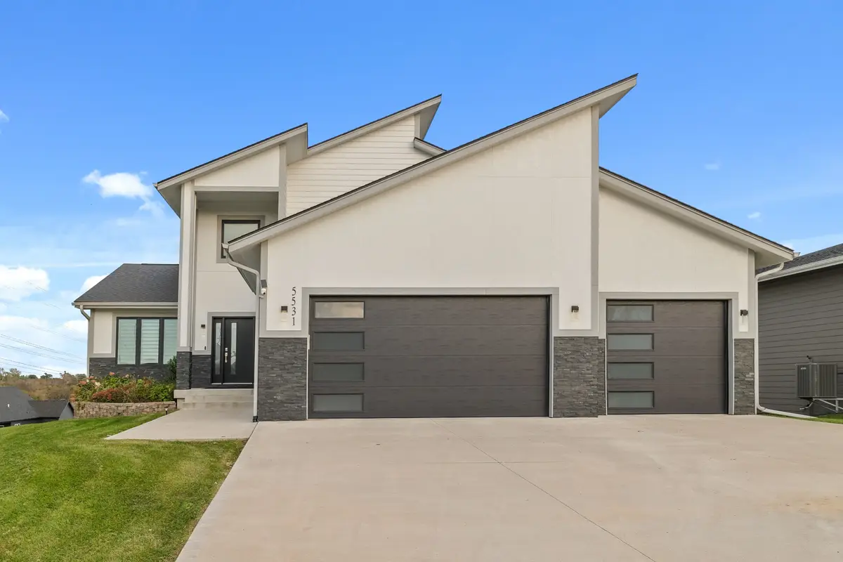 5531 164th Street, Urbandale, IA 50323 - #1