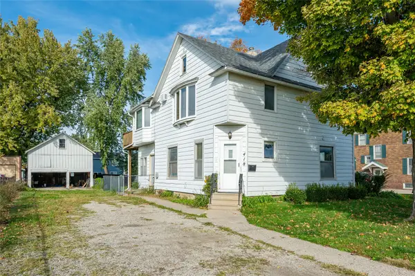418 N 2nd Avenue E, Newton, IA 50208