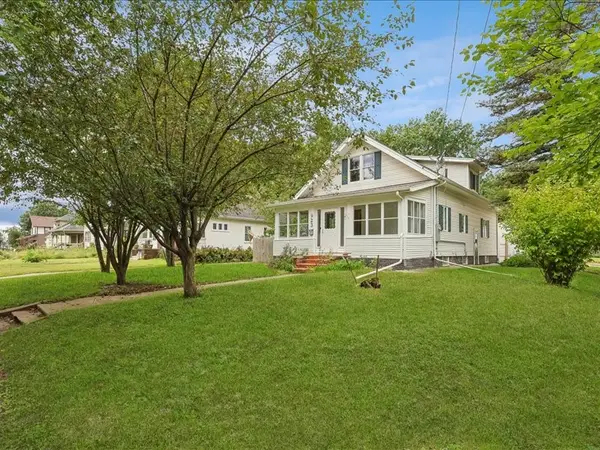 923 W 5th Street, Perry, IA 50220