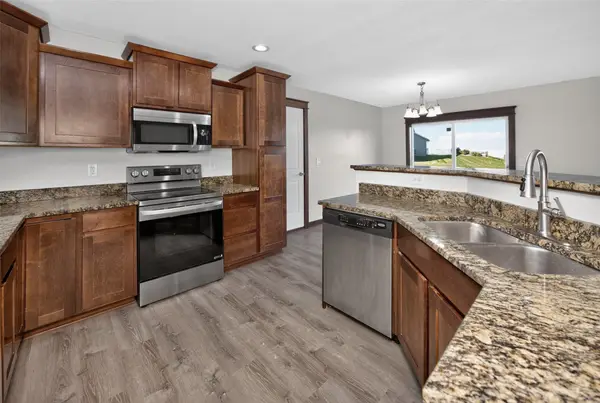 1216 90th Street, West Des Moines, IA 50266