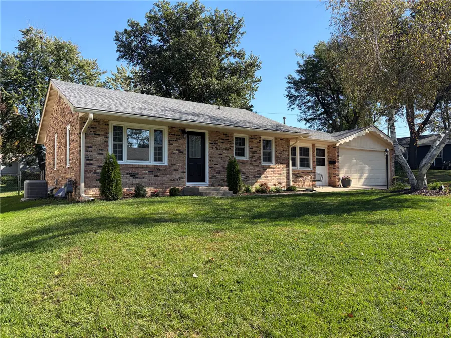 706 E 14th Street S, Newton, IA 50208 - #2